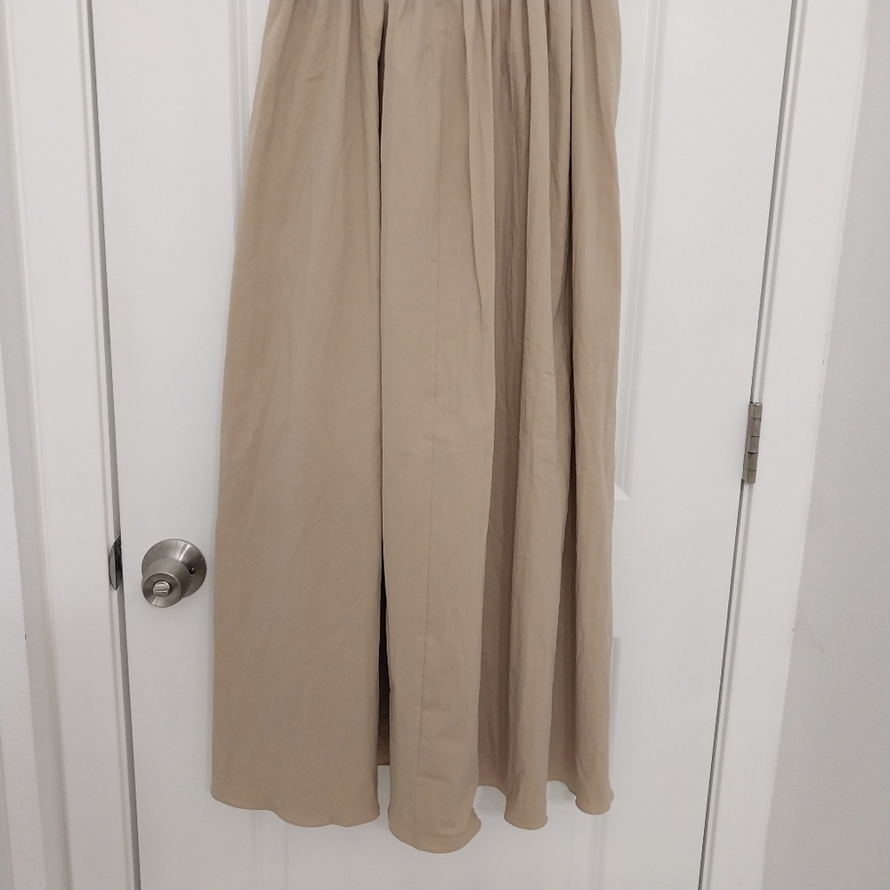 Tuckernuck Beige Smocked Midi Dress, so comfortable and pockets! - Picture 5 of 10